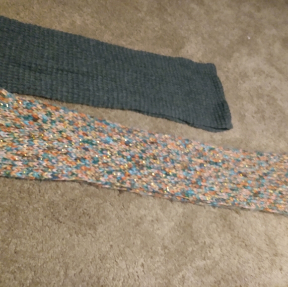 Scarfs - Picture 5 of 5